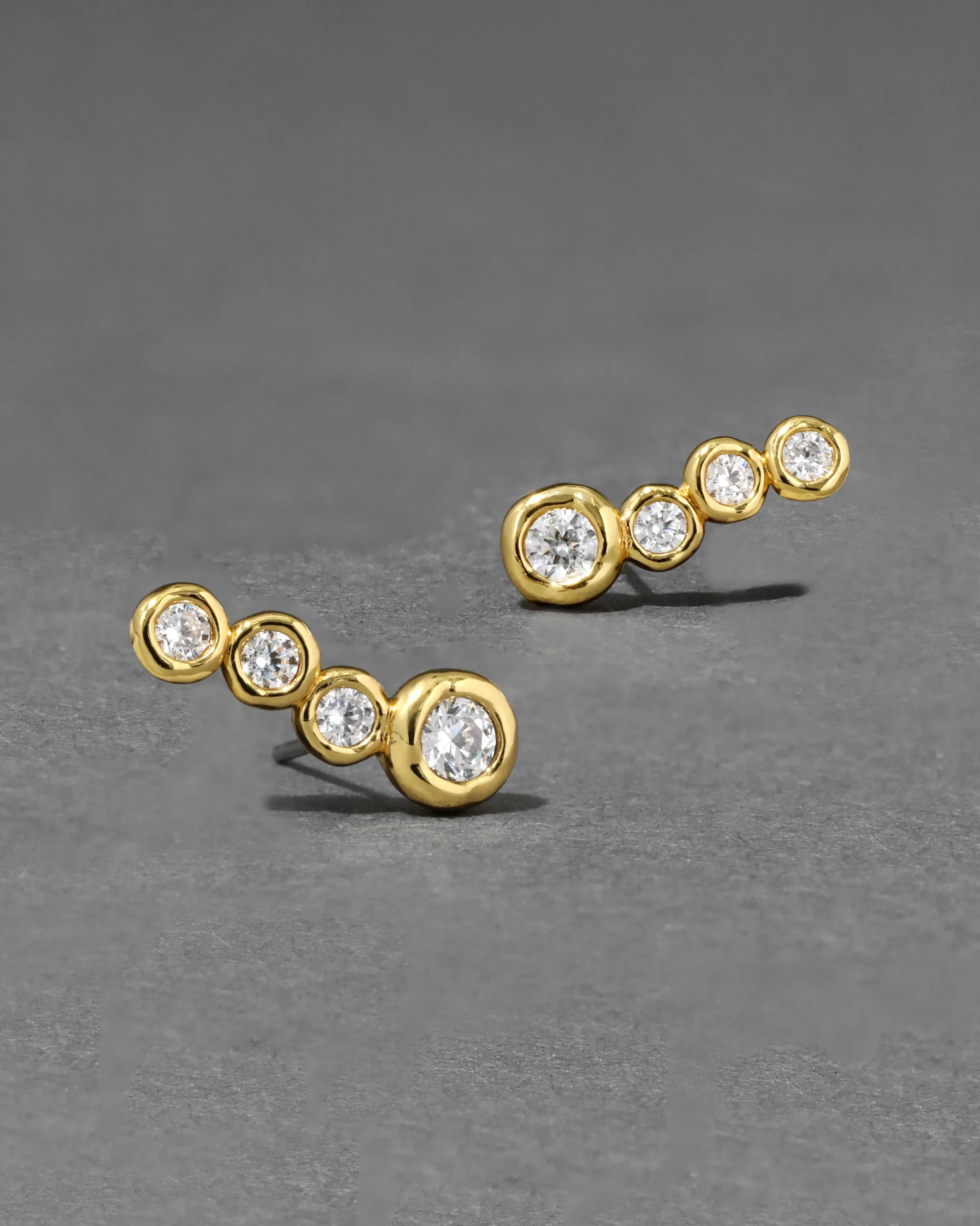 Asterales Gold Bar Earring