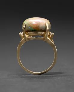 Vintage 1980s 14k Gold with Green Opal Cabachon & Diamond Accent Ring