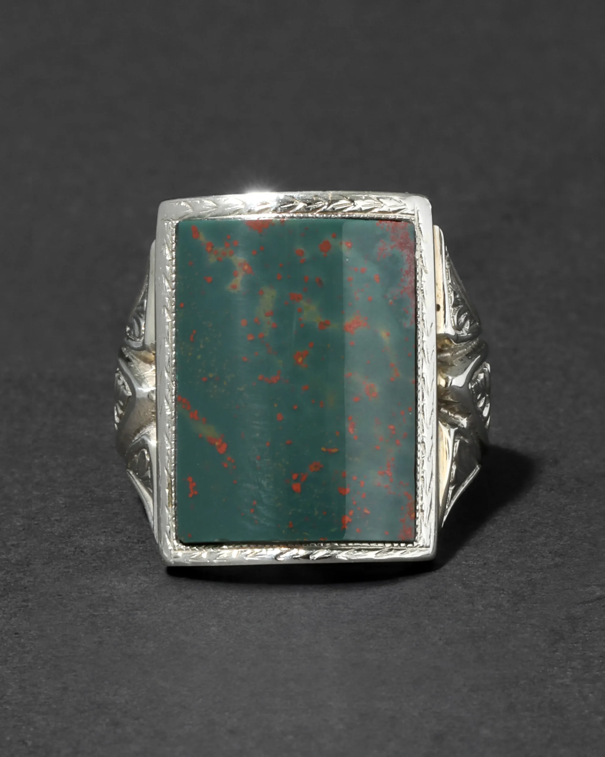 Vintage 1930s 10k White Gold & Hand Cut Domed Bloodstone Ring